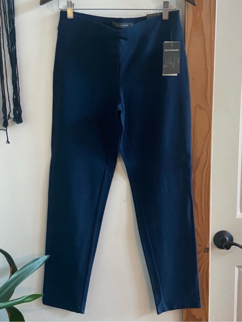 ☀️ Denver Hayes ☀️ Dark blue cropped dress pants